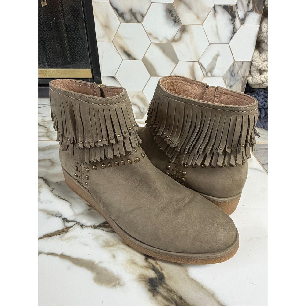 UGG Ariane Fringe Ankle Boots Womens 9.5 Sahara Taupe Suede Studded 1018638